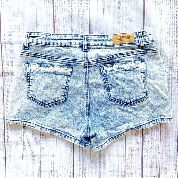 Iris Jeans Distressed Aztec Print Jean Shorts 7 - Picture 2 of 5